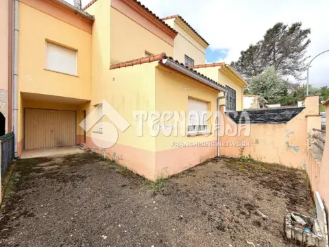 Casa adosada en Carretera de Vellisca