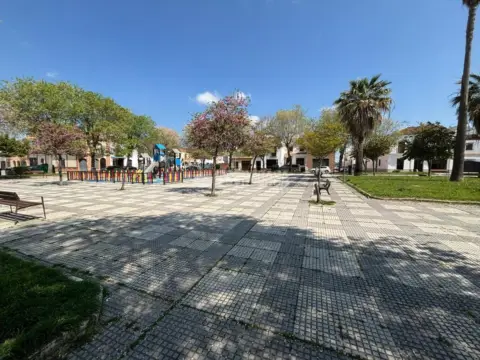 Casa adosada en Los Palacios y Villafranca