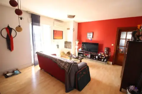 Piso en Residencial Triana-Barrio Alto-Híjar