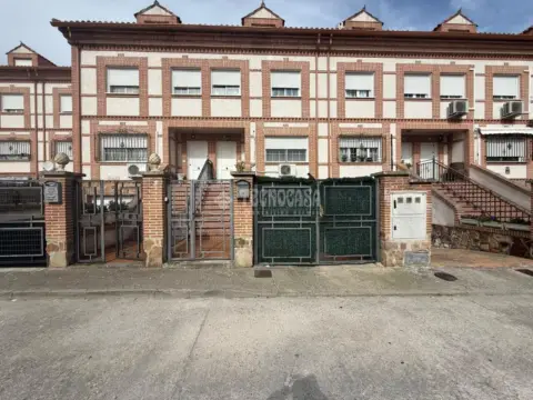 Casa adosada en Escalona
