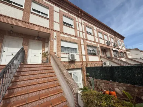 Casa adosada en Escalona