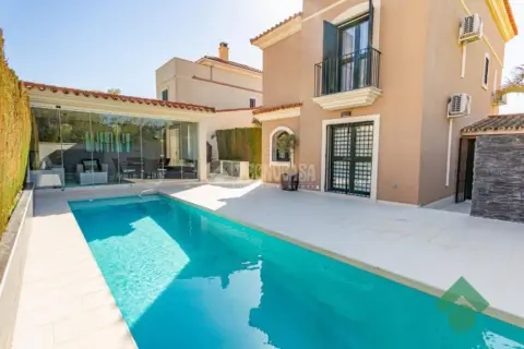 Casa unifamiliar en calle Cerezo