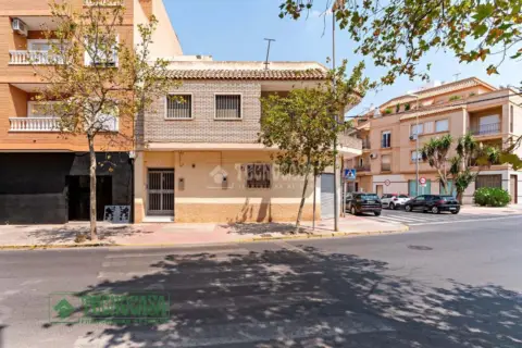 Casa adosada en Santo Domingo