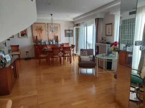 Dúplex en calle Arabial
