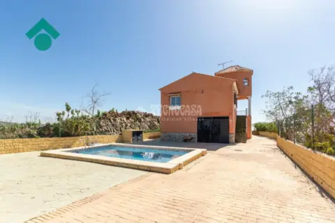 Casa rústica en Vélez-Málaga