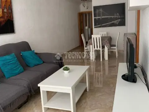 Piso en Nuevo Parque-Los Rosales-Tráfico Pesado