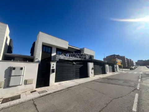 Casa pareada en Navalcarnero