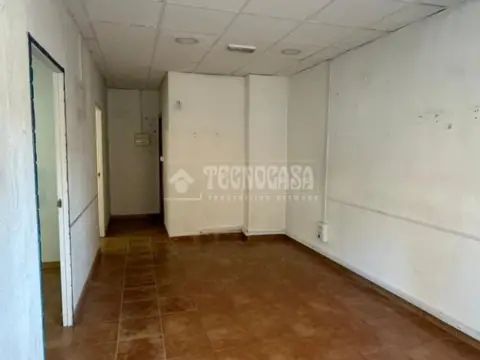 Local comercial en Nueva Andalucía