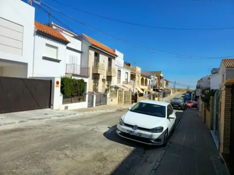 Casa adosada en Morón de la Frontera