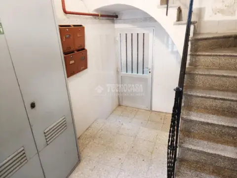Edificio en Almendrales