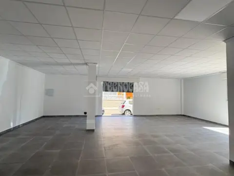 Local comercial en calle de Miguel de Cervantes