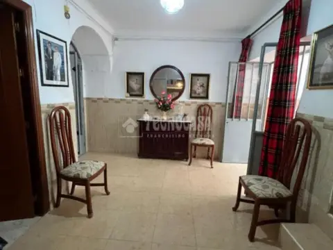 Casa adosada en calle del Albornoz