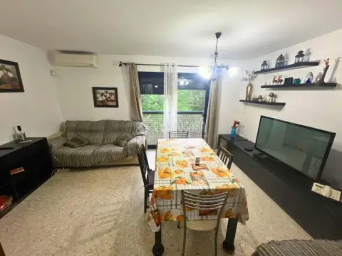 Piso en calle de Carmen Laforet