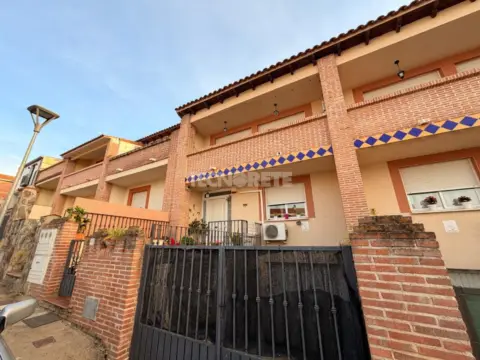 Casa adosada en Aldeanueva de Barbarroya