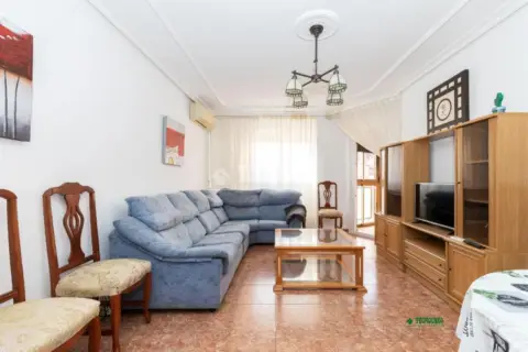 Piso en Nueva Almería-Cortijo Grande-Vega de Acá