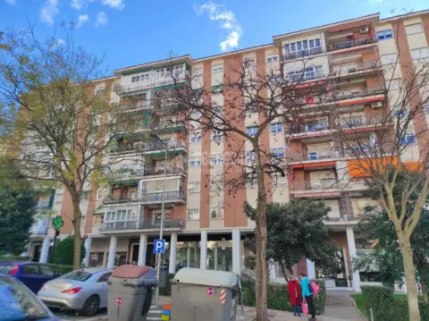 Piso en calle de la Constitución