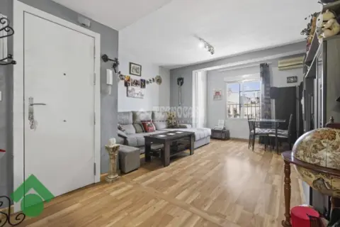 Piso en Santa Rosa-Valdeolleros