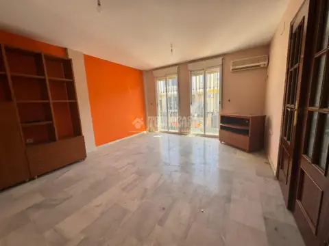 Casa adosada en Residencial Triana-Barrio Alto-Híjar
