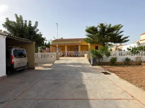 Casa rústica en Urbanitzacions-La Concòrdia