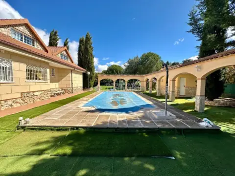 Casa unifamiliar en Hontoba