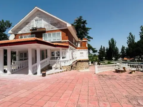 Casa unifamiliar en Casarrubios del Monte