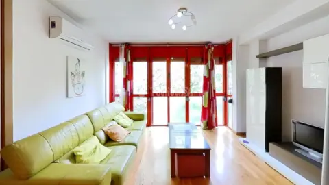 Piso en San Isidro, Estación