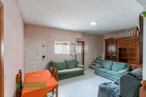 Casa adosada en Barrio Sur