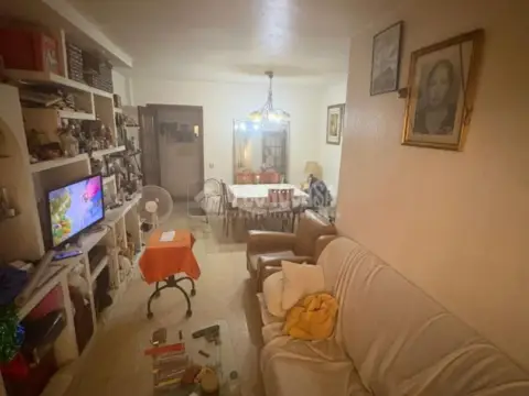 Piso en Nuevo Parque-Los Rosales-Tráfico Pesado