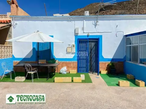 Casa pareada en Adra