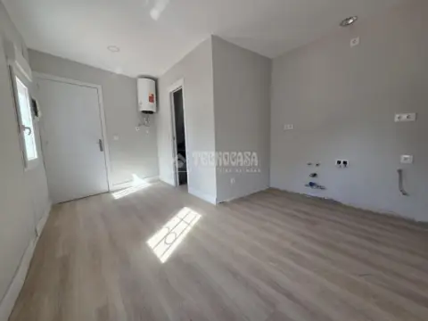 Piso en Velilla de San Antonio