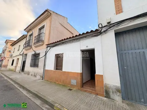 Casa pareada en calle de Malpica