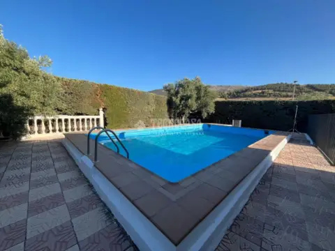 Casa unifamiliar en Valdeastillas-Fuentezuelas