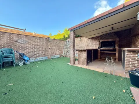 Casa adosada en Alovera