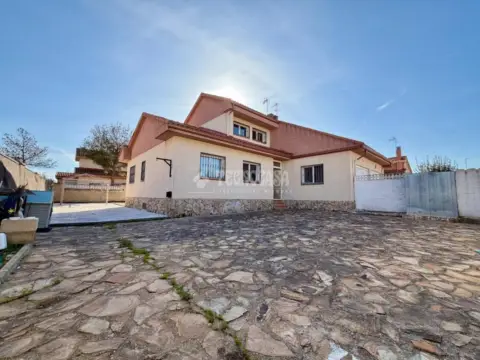 Casa pareada en Serracines