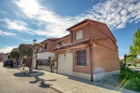 Casa adosada en Laguna de Duero
