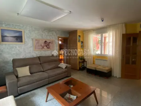 Casa unifamiliar en Cadrete