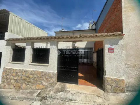 Casa adosada en Calera y Chozas