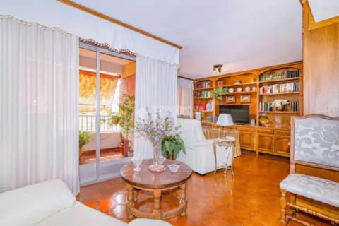 Piso en calle Poco Trigo