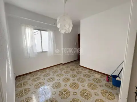 Piso en La Victoria-Conde Ureña