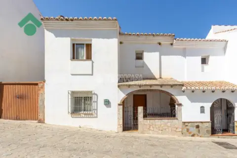 Casa adosada en Macharaviaya