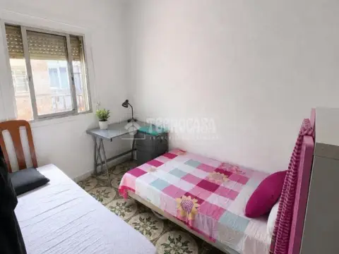 Piso en Llefià-Artigues