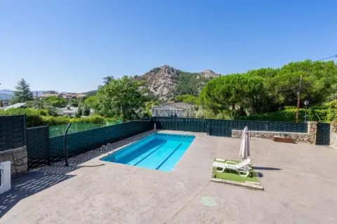 Casa pareada en Manzanares el Real