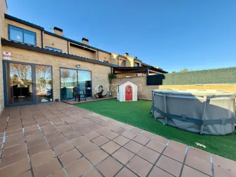 Casa adosada en Quer