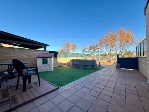 Casa adosada en Quer