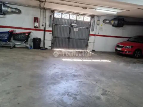 Garatge a La Hispanidad-Verdeluz