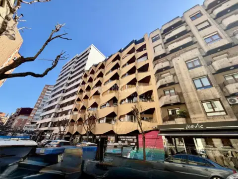 Piso en calle de la Villa de Benavente