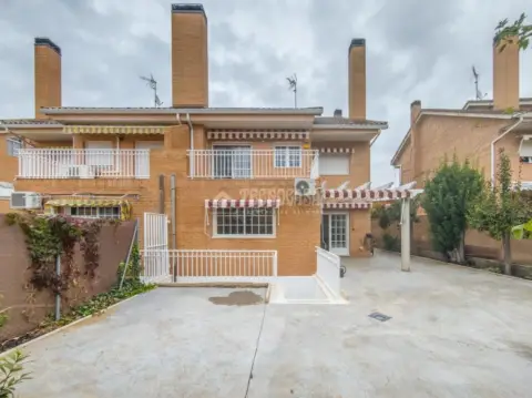 Casa adosada en calle Amsterdam