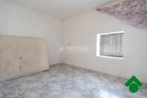 Casa adosada en Colomera