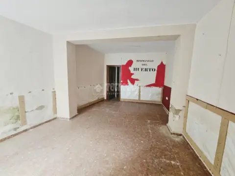 Local comercial en calle Marqués de Cabra