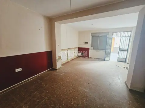 Local comercial en calle Marqués de Cabra